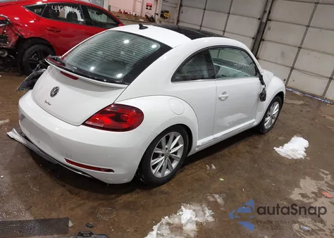 2018 Volkswagen Beetle 2.0T Se z USA, uszkodzony, nr VIN 3VWJD7AT3JM701024